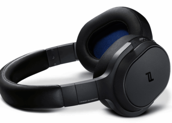 KEFiltä mustat versiot kaksista kuulokkeista ja yhdestä langattomasta kaiuttimesta