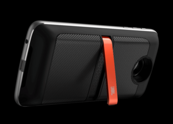 Tilaääntä Motorola Z:n JBL-lisäkuorella