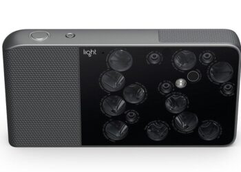 Light-pokkarikamerassa on 16 objektiivia ja kennoa