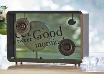 Kaiutin heittäytyy lyyriseksi