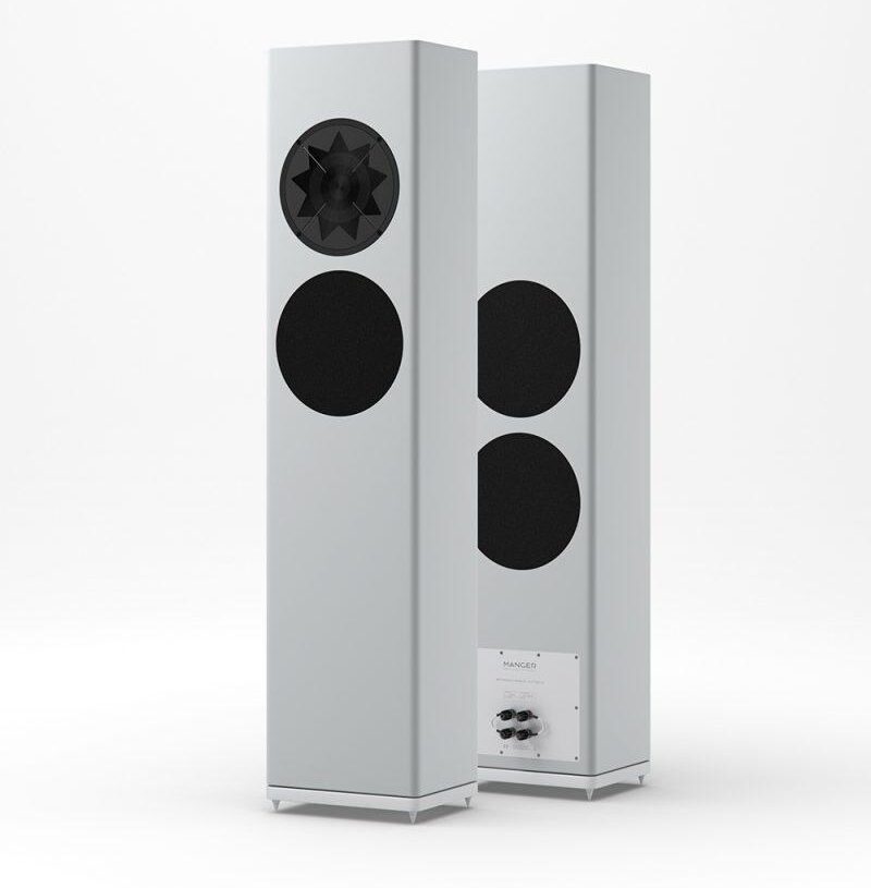 Manger laski vesille uuden lippulaivakaiuttimen