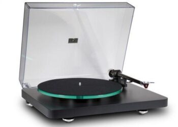 NAD esitteli päivitetyn vinyylisoittimen sekä uuden vahvistimen ja da-muuntimen