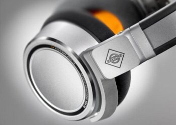 Neumann esitteli suljetut kuulokkeet studiokäyttöön