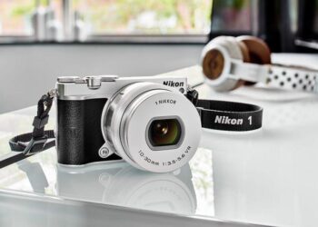 Nikonilta tulossa kaksi ammattilaistason peilitöntä järjestelmäkameraa?