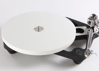 Rega esitteli entistä järeämmän Planar 10 -levysoittimen
