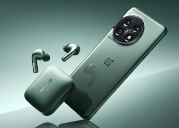 OnePlus esitteli uuden 11-lippulaivapuhelimen – mukana optinen zoom ja tuorein Snapdragon-huippupiiri