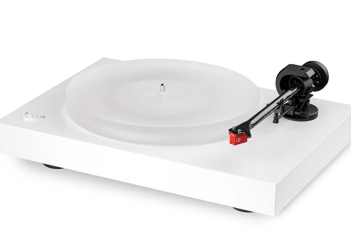 Pro-Ject täydensi balansoitujen levysoittimien sarjaansa