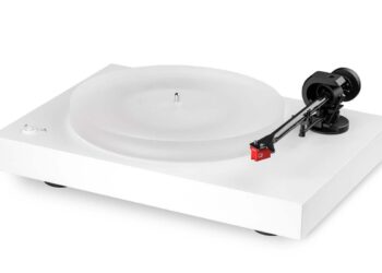 Pro-Ject täydensi balansoitujen levysoittimien sarjaansa