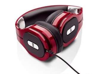 Tyylikkäät ja ergonomiset kuulokkeet ”Room Feel” -teknologialla