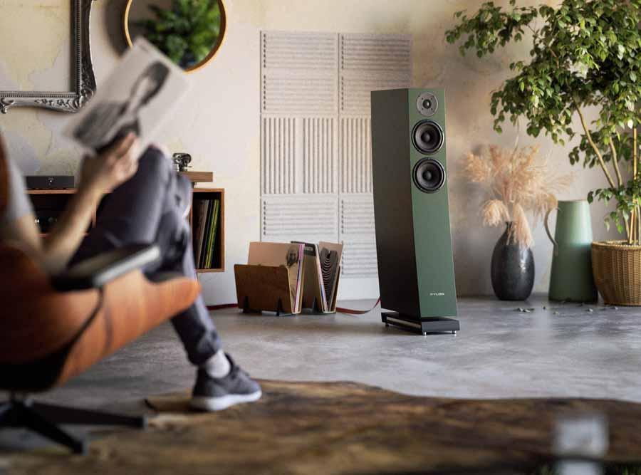 Pylon esitteli uuden Jasper 23 -lattiakaiuttimen