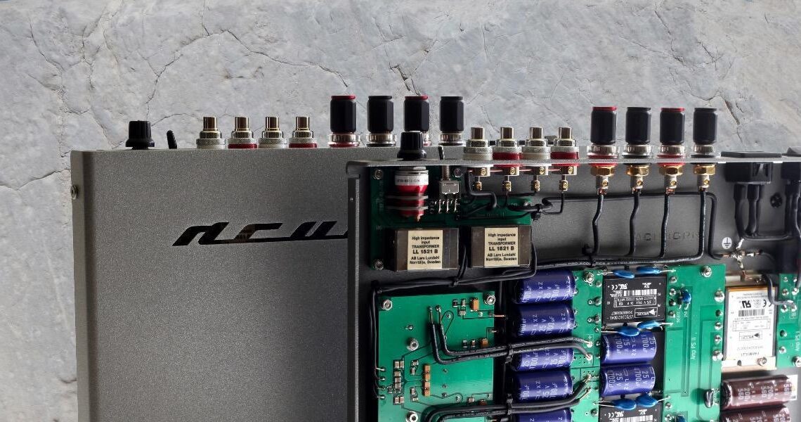 Acuhorn julkaisi vahvistimen ja verkkotoistimen