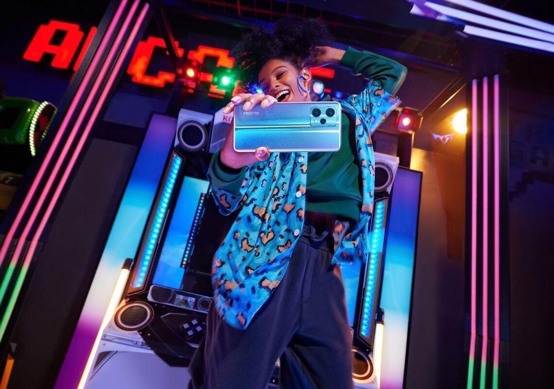 OnePlussan sisarmerkki realme saapuu Suomeen kahden puhelimen voimin