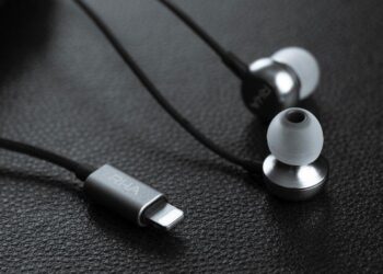 RHA:n MA650-kuulokkeista ilmestyi myös Apple Lightning -liitännällä varustettu versio