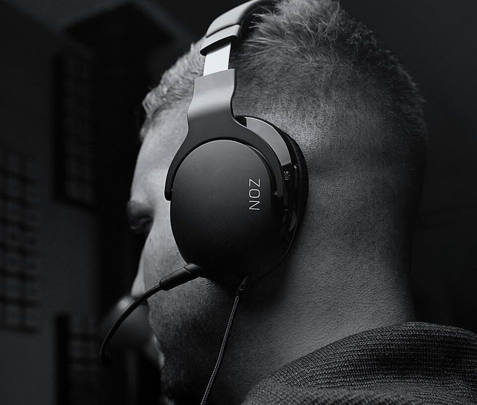 Roccat esitteli kevyet Noz-kuulokkeet pelikäyttöön