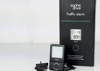 Testissä Saphe Drive -liikenne- ja nopeuskamerahälytin: ”Stop huomaamattomille ylinopeussakoille!”