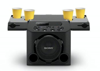 Sonyn uusi bilekaiutin on varustettu juomatelineillä