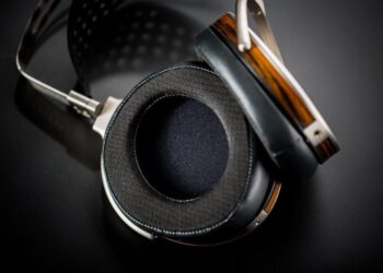 Megaluokan ääntä nanokokoisella kalvolla