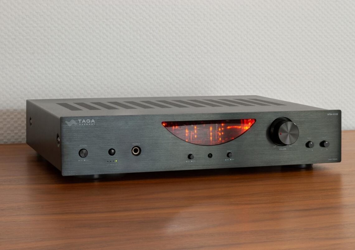 Taga Harmonyltä simppeli integroitu vahvistin