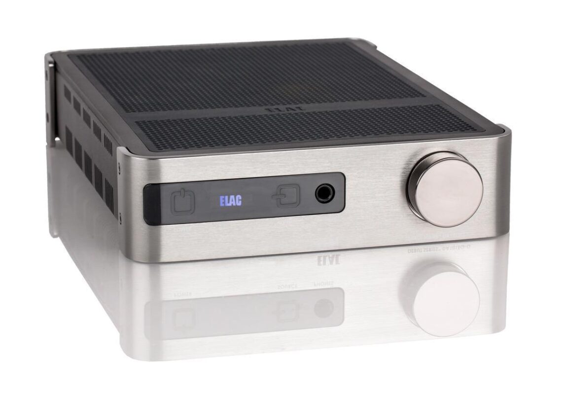 Kokeilussa Elacin kompakti vahvistin ja kehittyneet kolmitiet