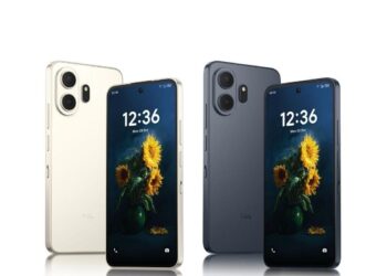 Puhelin paperinäytöllä: TCL NXTPAPER 70 Pro tuo lukulaitemaisen käyttökokemuksen Androidiin