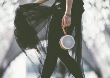 Tivoli Audion kannettava bluetooth-kaiutin on saapunut Suomeen