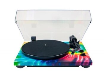 TEACilta hippihenkinen vinyylisoitin