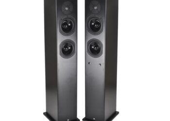 Kokeilussa Totem KIN Play Tower -aktiivikaiuttimet: Langattomasti ääni edellä