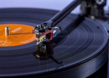 Äänirasioiden Stradivarius Hollannista – van den Hulin uutuusmallin lakkaus on saanut vaikutteita viulumaestrolta