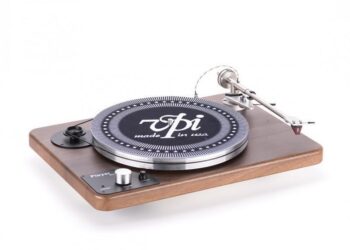 VPI:ltä uusi vinyylisoitin kuulokevahvistimella