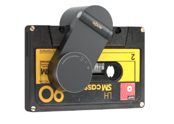 Elbow on c-kasettiin kiinnitettävä minisoitin