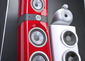 Testissä kaksi highend-kaiutinta: Focal Sopra 3 ja B&W 803 D3