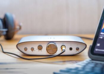 Kompakti parannus kuulokekuunteluun